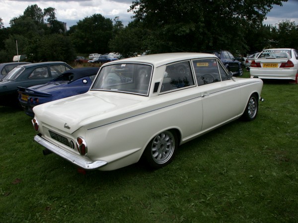 Ford Cortina