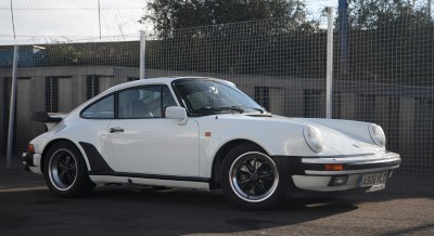 Porsche 911 White: click to zoom picture.