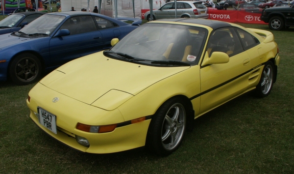 Yellow MR2 Mk2