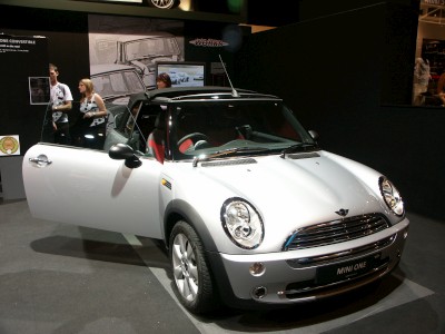 BMW Mini One Convertible: click to zoom picture.