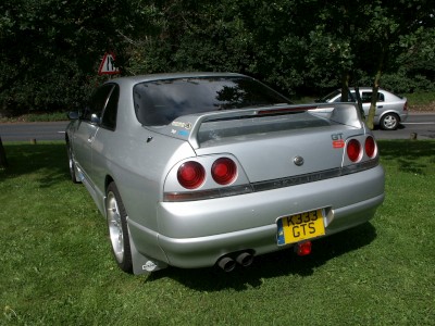 Nissan Skyline GTS: click to zoom picture.
