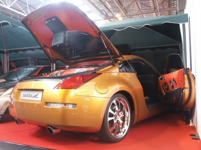 350Z with awesome sound system