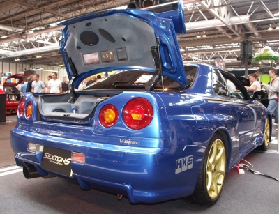 Awesome Skyline with Gold Alloy Wheels