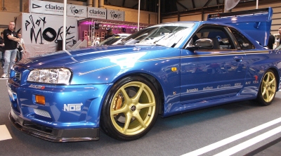 Awesome Skyline with Gold Alloy Wheels